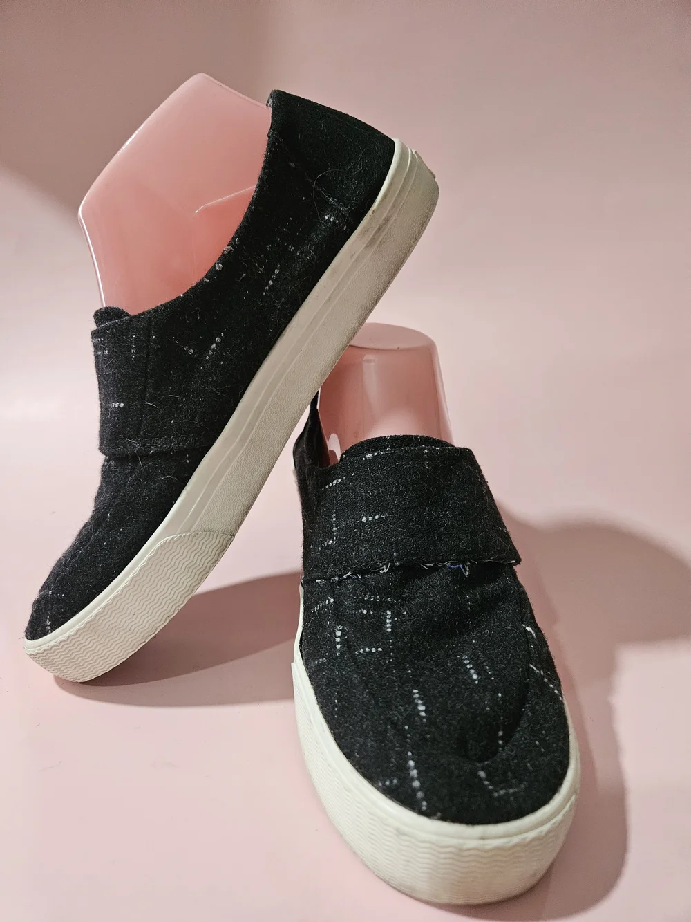 Toms Black and White Slip-On Sneakers. Size 8 Bin 12